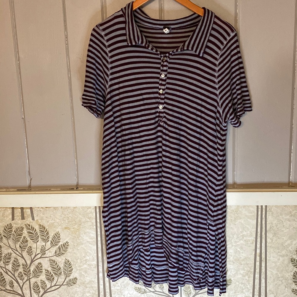 WE THE FREE size M extra long oversized shirt sleeve shirt with slight hi-low